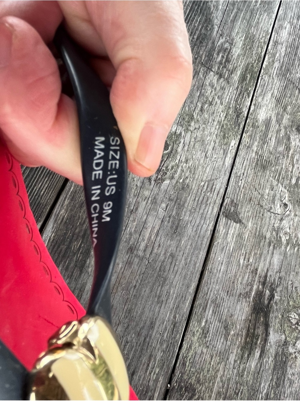 Juicy Couture Red Footbed Black Strap Flip Flop Sandals with Gold Accent sz 9 - Picture 7 of 7